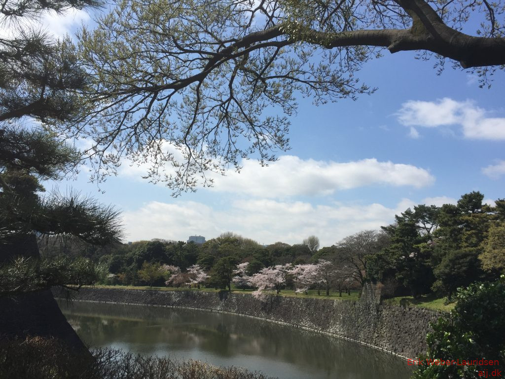 Voldgraven omkring Imperial Palace, Chiyoda, april 2015