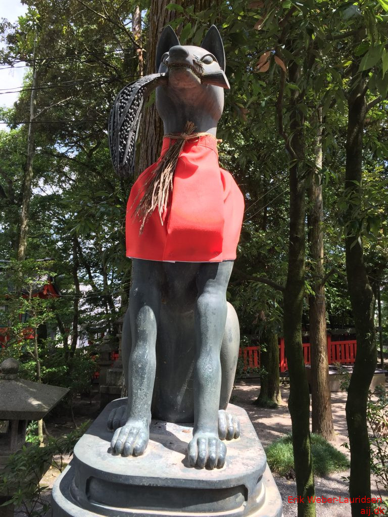Statue ved Fushimi Inari templet nær Kyoto, sommer 2016