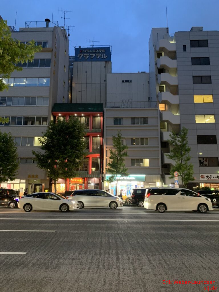 Nihombashikoamicho om natten, sommer 2019